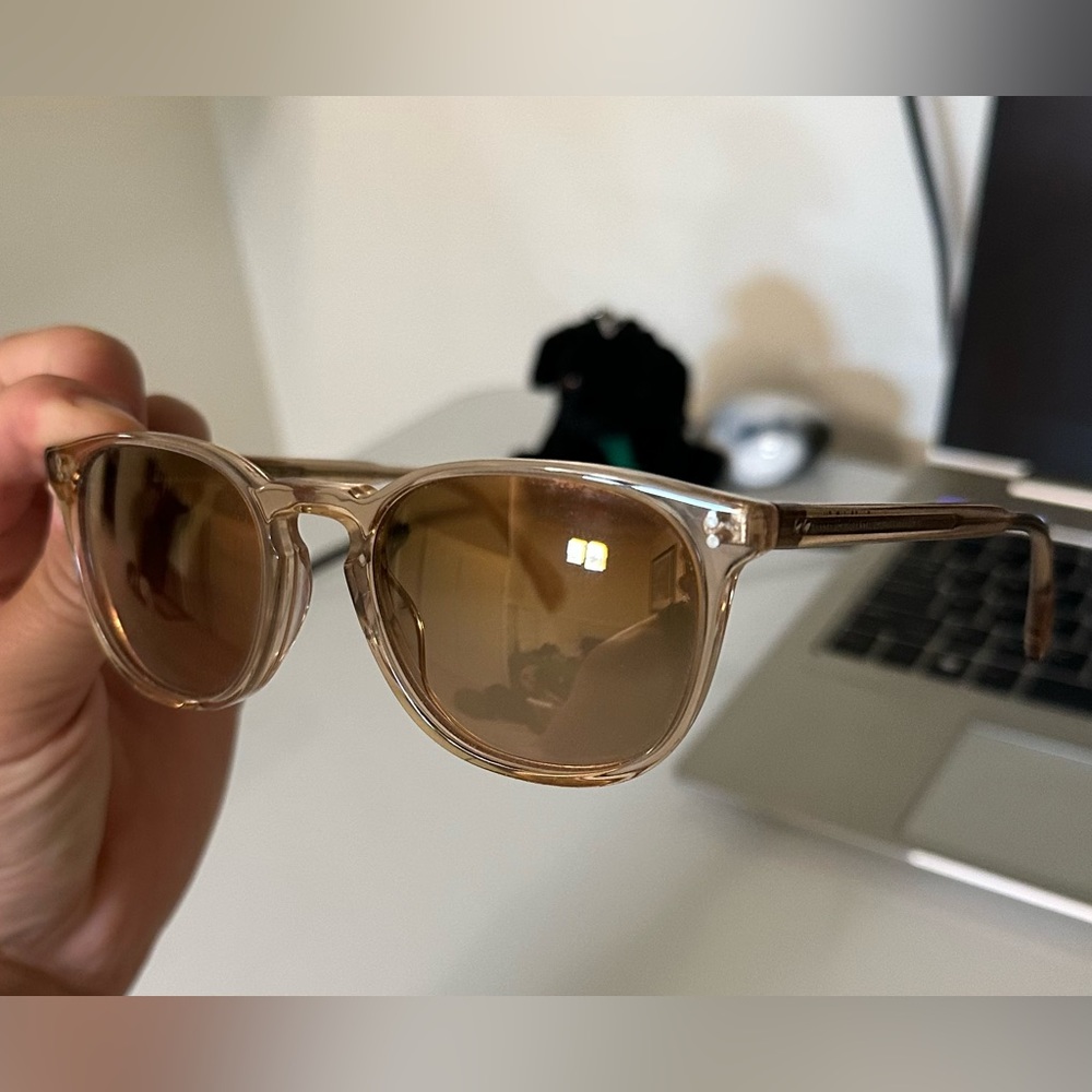 Oliver Peoples LA - Finley Esquire Sunglasses in Gold/Blush Color - Picture 3 of 10